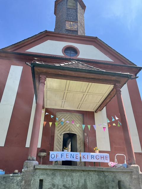 Offene Tür – offene Ohren –  Gottesdienst in Zuzgen im Wegenstetter Tal 
