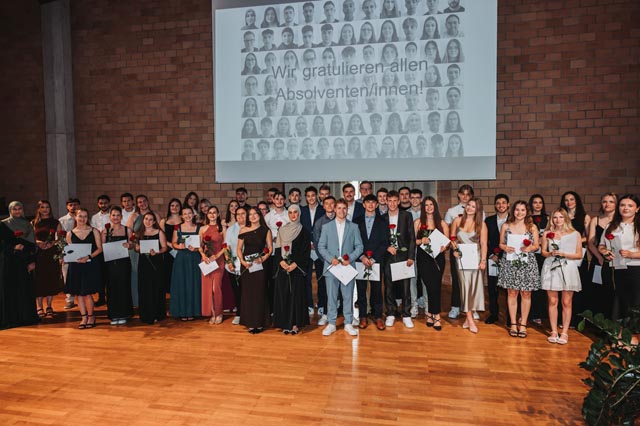 Die Absolvent/-innen des KV. Foto: zVg