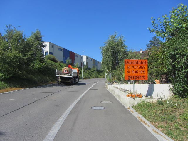 Effingen: Einbau Deckbelag auf der Bahnhofstrasse ab 19. Juli – Umleitungen, Sperrungen und längere Wartezeiten 