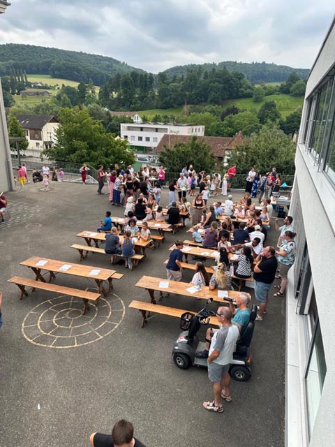 Alle genossen die unterhaltsame Schulschlussfeier. Foto: zVg
