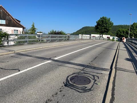 Itingen: Brücke über die Bahngleise wird saniert 