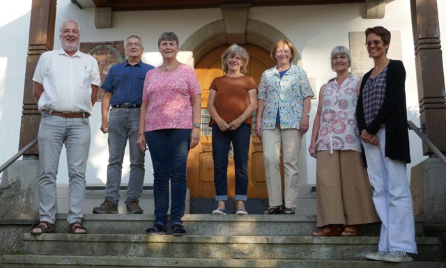 Kirchenpflege und SeelsorgerInnen von Oeschgen: Martin Linzmeier. Manfred Partl, Eva Doggwiler, Margareta Hugo, Ursula Mösch, Elisabeth Lindner, Christina Kessler. Foto: zVg