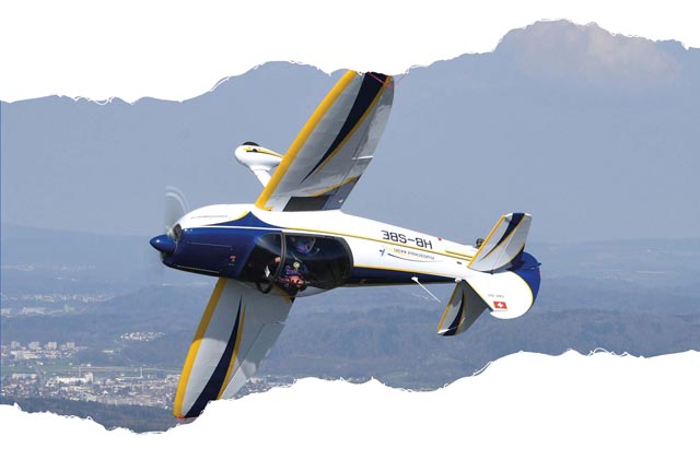 Davis Oldani mit seiner CAP 10. Foto: zVg