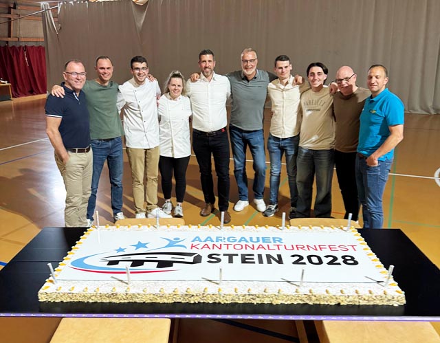 Das OK des Aargauer Kantonalturnfests bei der Einweihung des offiziellen Logos. Foto: zVg