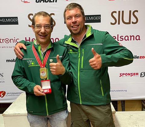Zwei der drei Teilnehmer des Schiessvereins Gansingen an den Schweizermeisterschaften: Claude Chenaux, Schweizer Meister (links) und Martin Weiss, 12. Rang. Foto: zVg