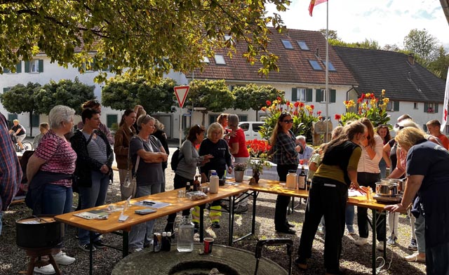Zahlreiche Besucher, darunter auch viele junge, kamen zum Mehlihus.