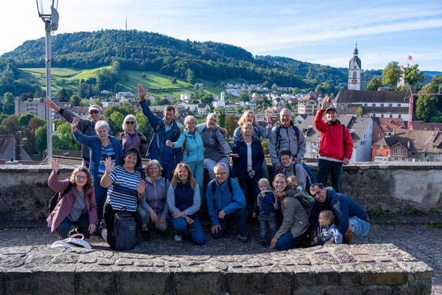 Der Regenbogenchor besuchte die schöne Laufenburger Altstadt. Foto: zVg 