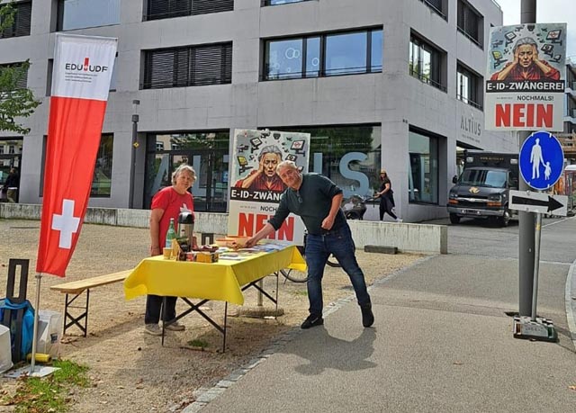 Standaktion in Rheinfelden. Foto: zVg