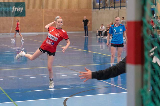 Ayla Romano während eines Siebenmeter-Wurfes