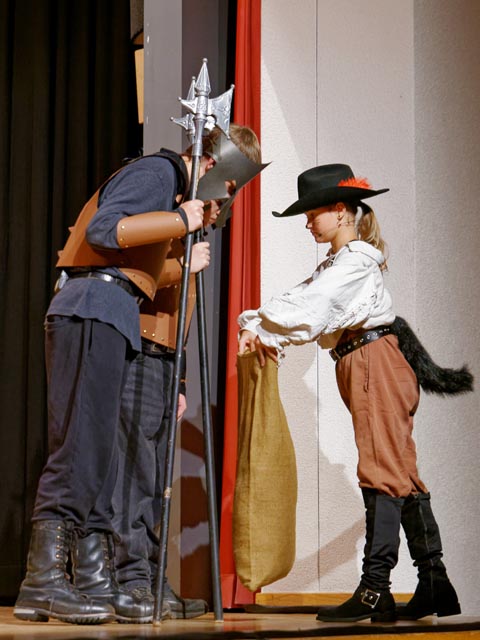 Zu den Höhepunkten des Abends zählte die Aufführung des Klassikers «Der gestiefelte Kater».