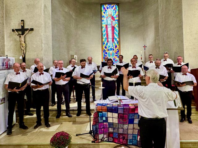 Der Männerchor Schupfart mit Präsident Remo Leubin. Foto: Fritz Imhof