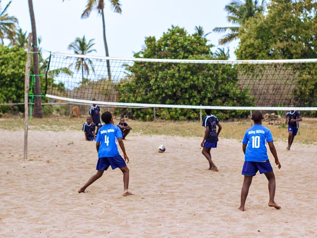 Die Dresses von Volley Möhlin machen in Mosambik viel Freude und kommen sinnvoll zu einem zweiten Einsatz. Foto: zVg