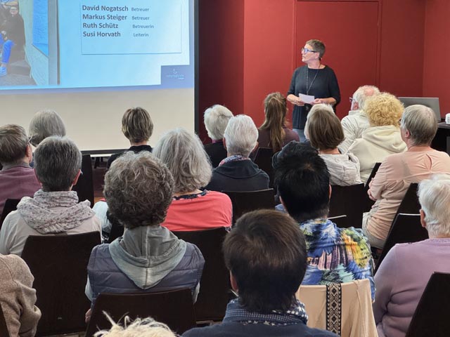 Susi Horvaths Präsentation stiess auf grosses Interesse. Foto: Fritz Imhof