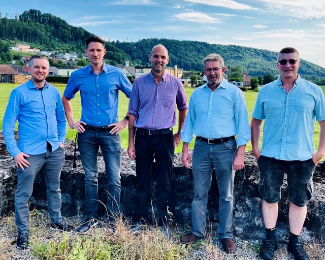 Die bisherigen Gemeinderäte wurden für die neue Amtsperiode bestätigt (von links): Michael Schneider, David Kramer, Peter Schenk, Alex Meyer und Roger Weber. Foto: zVg