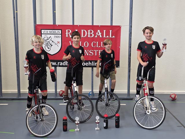 Die Teams der U11: Keith Freiermuth und Damian Brombach, Zedd Pease und Julian Spiess