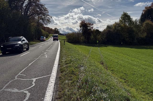 Ausserhalb von Siglistorf kam ein Wagen von der Strasse ab.