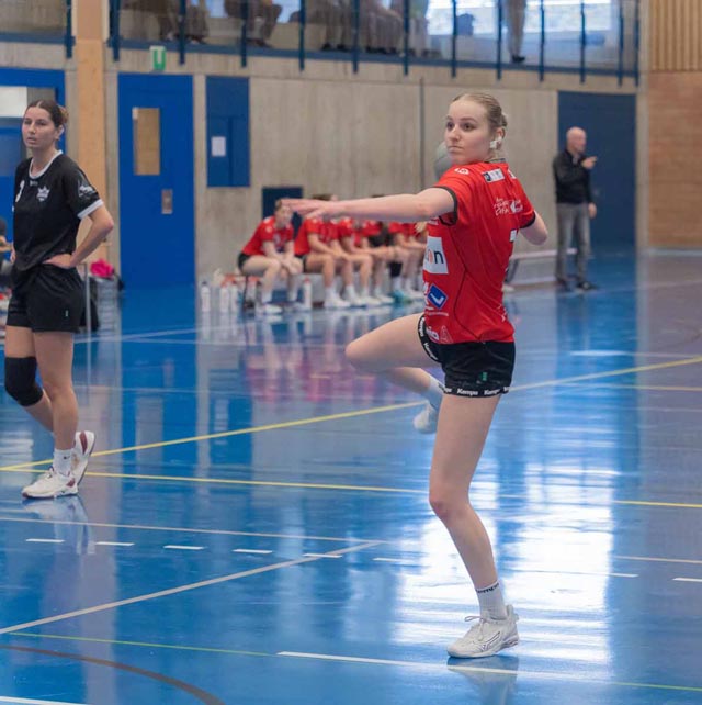 Ayla Romana an der 7-Meter-Linie