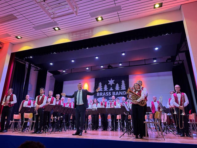 Die Brass Band Zuzgen und ihre Solisten begeisterten mit ihren Abendkonzerten. Foto: zVg
