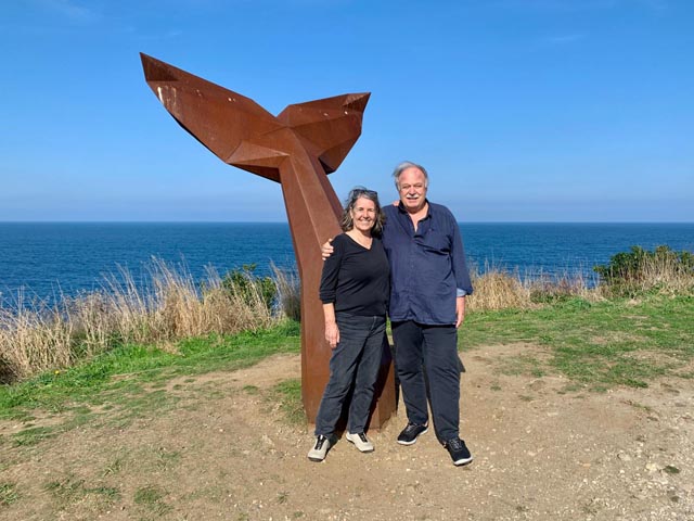 Mit Ehefrau Brigitte, einer pensionierten Sozialpädagogin, im Urlaub an der Küste Asturiens (Spanien)