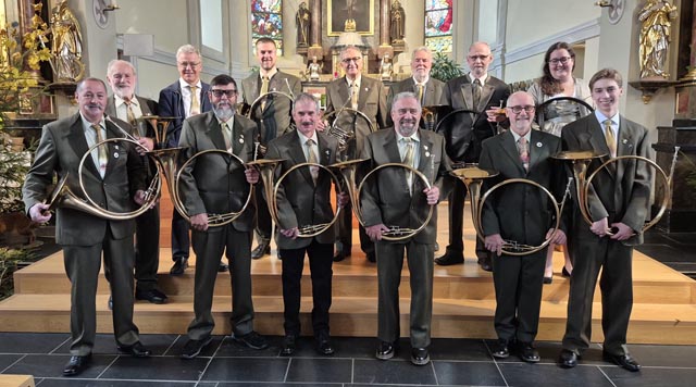 Die «Fricker Füchse» anlässlich der Hubertus-Messe in der Kirche Wölflinswil. Foto: Kornelia Steinmann