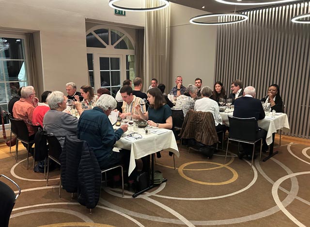 68 Weinfreundinnen und Weinfreunde genossen den Vereinsanlass in Bözen. Foto: zVg