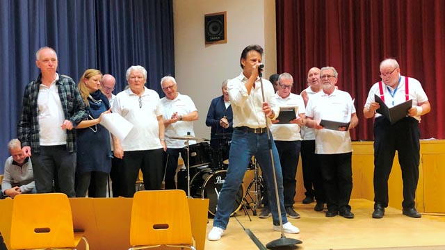 Auftritt des in Magden wohnhaften Sängers Mark Dean als besonderer Höhepunkt. Foto: Marcel Hahn, Magden