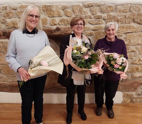 Von links: Charlotte Moor ist als neues Mitglied aufgenommen worden; in der Mitte Pasqualina Weiss, die seit 25 Jahren aktiv im Vorstand ist und auf der rechten Seite Pia Winter – seit 40 Jahren aktives Mitglied im Verein. Foto: zVg