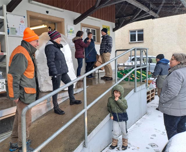 Die Mitte-Partei Wölflinswil bot eine Styropor- und Weihnachtsbaumsammlung an.