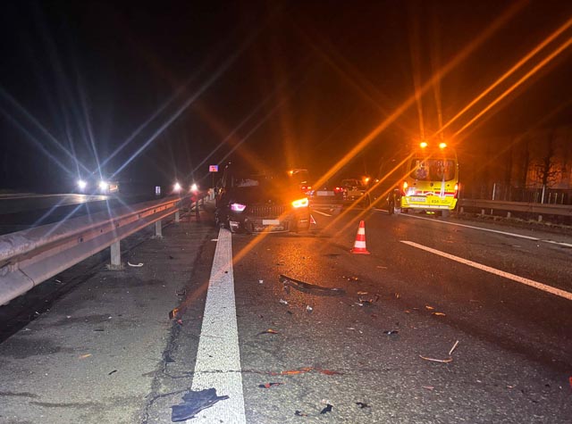 Am Montag kam es bei Suhr zu einer Kollision mit Folgeunfall.