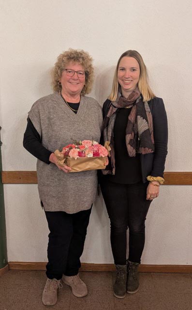 Kassiererin Monika Peter wurde nach 25 Jahren verabschiedet.