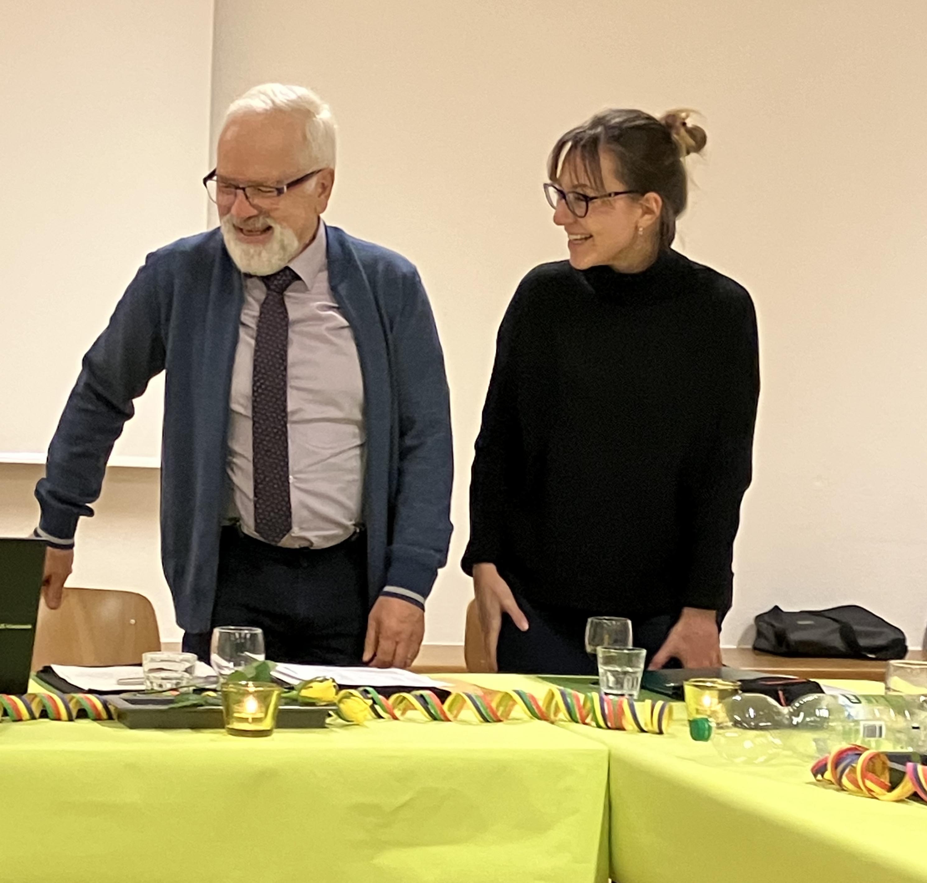 Präsident Pius Allemann mit Chorleiterin Marie Minářová. Foto: zVg 