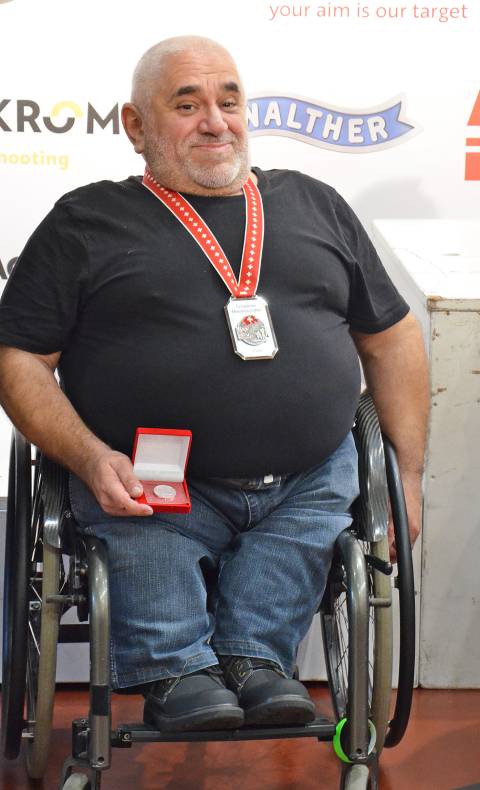 Leonardo Iapello gewann je eine Pistolen- und Gewehrmedaille. Foto: msch
