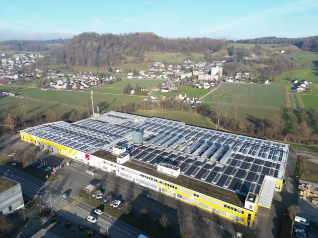 Erweiterung der PV-Anlage mit innovativer Lösung. Foto: aew