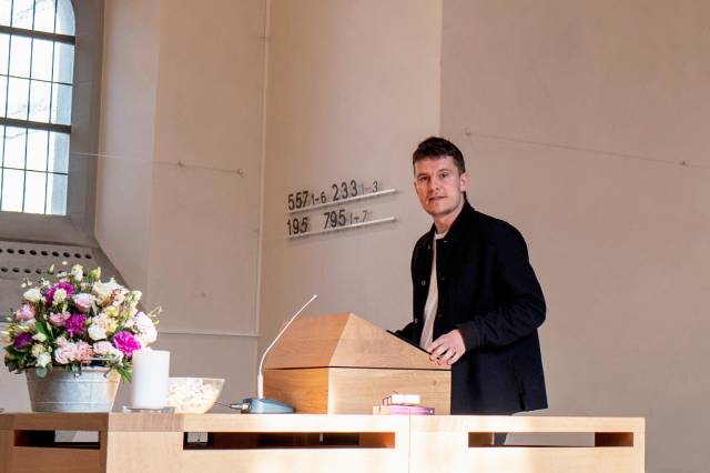 Jonas Meier bei seiner Predigt. Foto: Klaus-Christian Hirte  