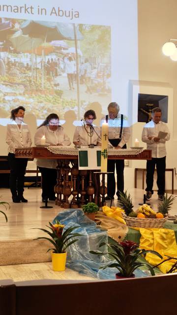 Eine farbenfrohe Dekoration sorgte für ein stimmungsvolles Ambiente.
