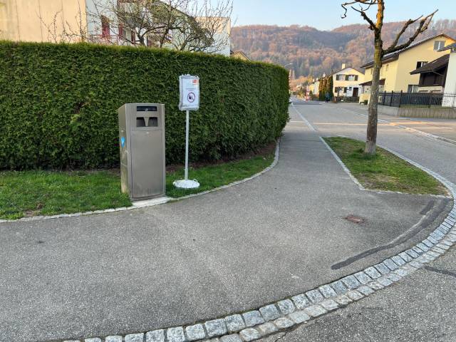 Hier, an der Einmündung des Wasserwerkwegs in die Bäumliackerstrasse, wird illegal Abfall entsorgt. Foto: zVg 