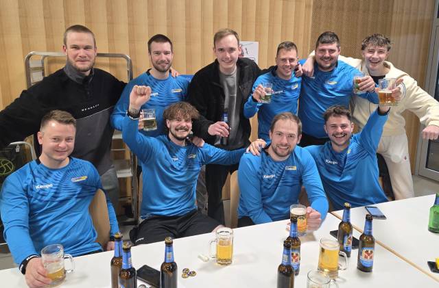 Die 1. Mannschaft des TV Stein freut sich über die Qualifikation zu den Aufstiegsspielen.