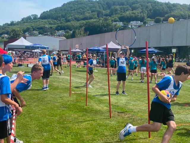 Gansinger Jugend beim Fitness-Geschicklichkeits-Parcours. Foto: Jacqueline Keller