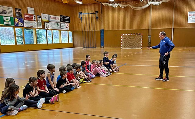 Eiken: Luigi Ponte zeigt fairen Umgang beim freien Fussball